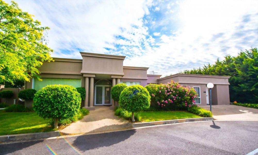 Century Inn Traralgon - Studio Apartment